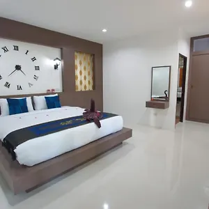 Khum Maikaew Ko Lanta